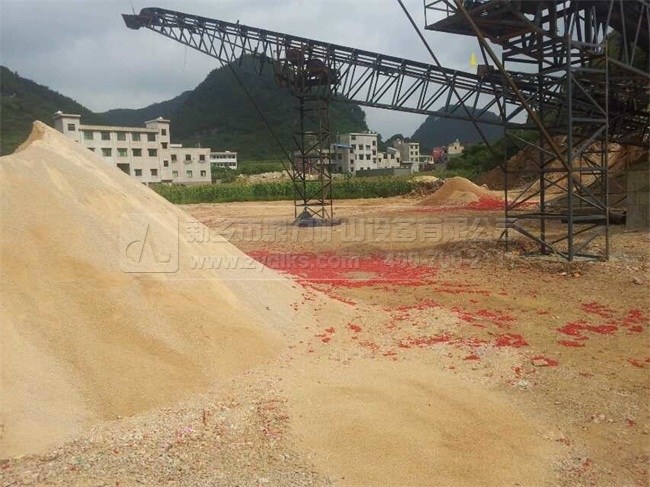 ɰʯ���a���M������ɳ������������ǰ�M