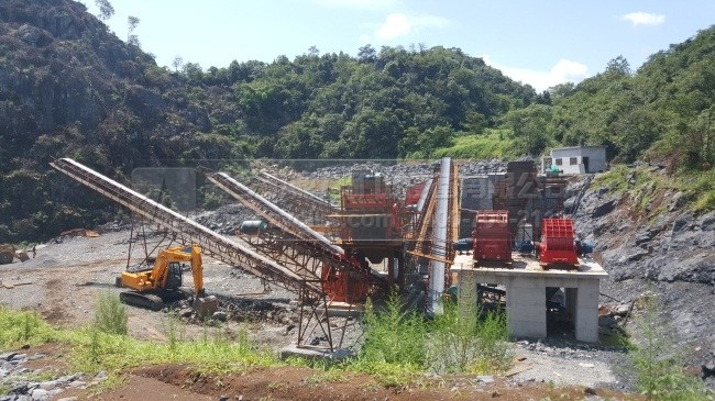 破碎和研磨石生產過程的概念