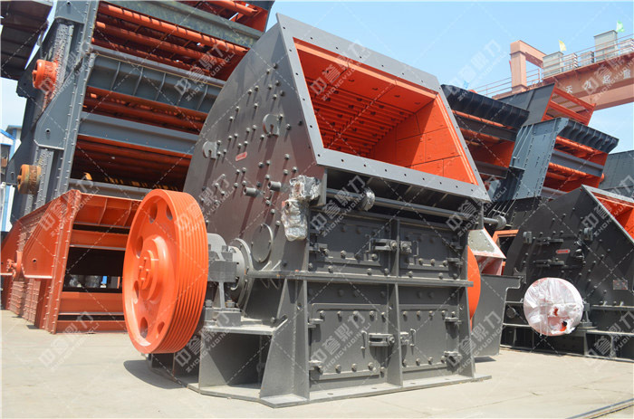 河南鼎力PCZ1820錘式破碎機