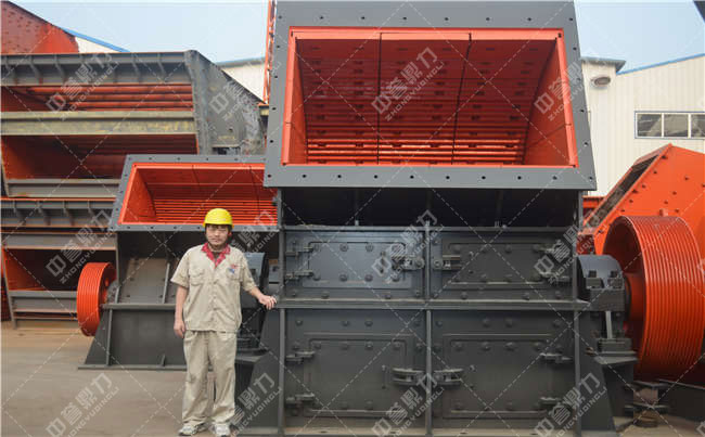 重錘式碎石機(jī)廠家