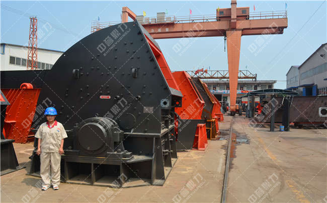 重錘式碎石機(jī)設(shè)備