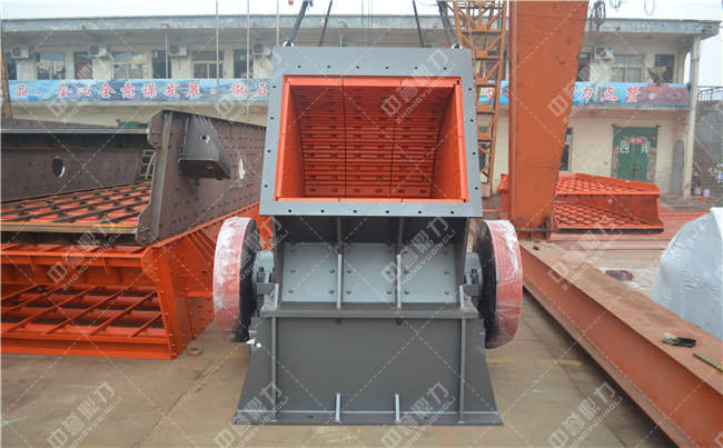 礦山碎石機(jī)設(shè)備